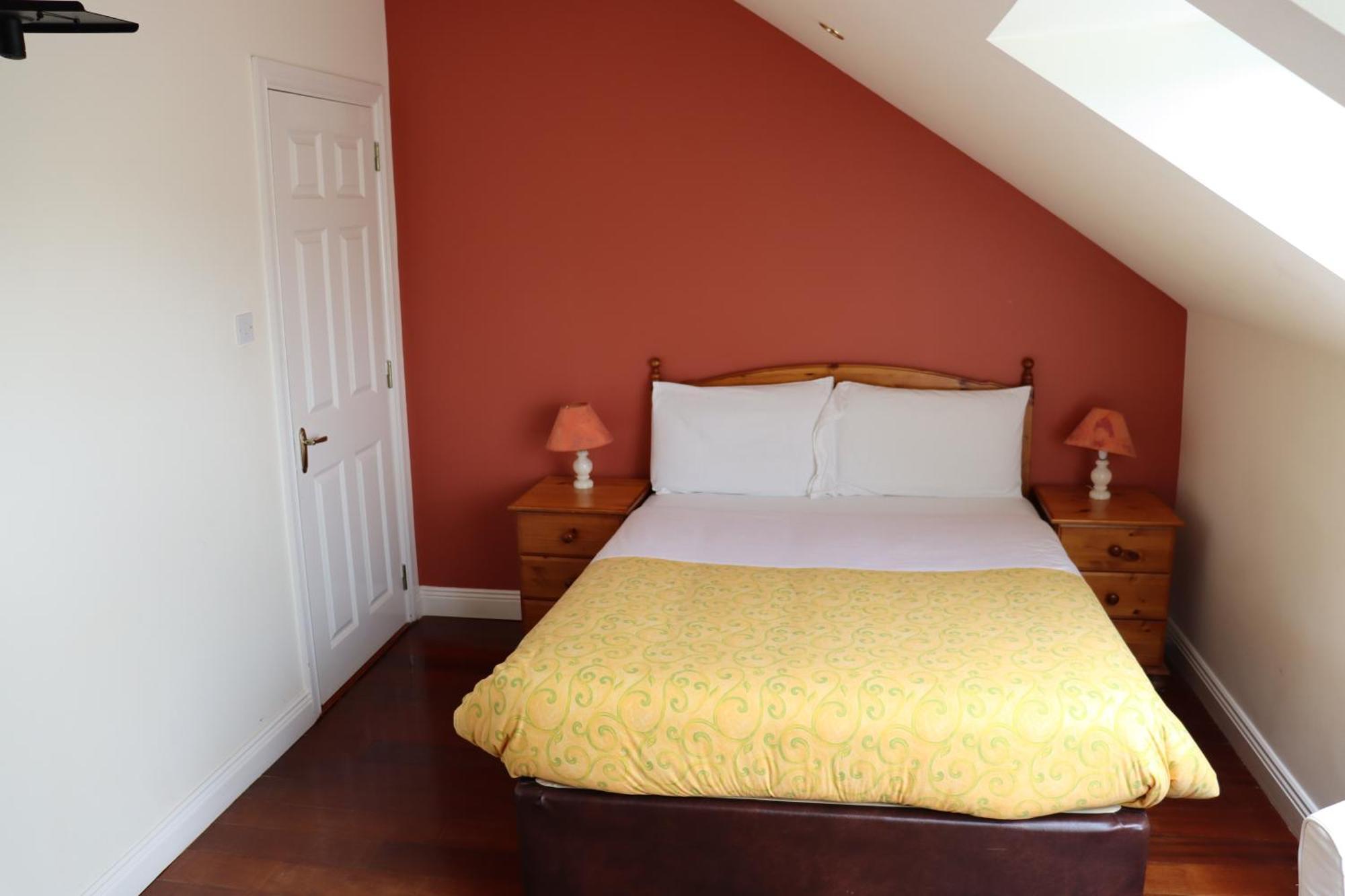 The Old Pier Guest Accommodation, Bed Only, No Breakfast Ballydavid Exterior foto