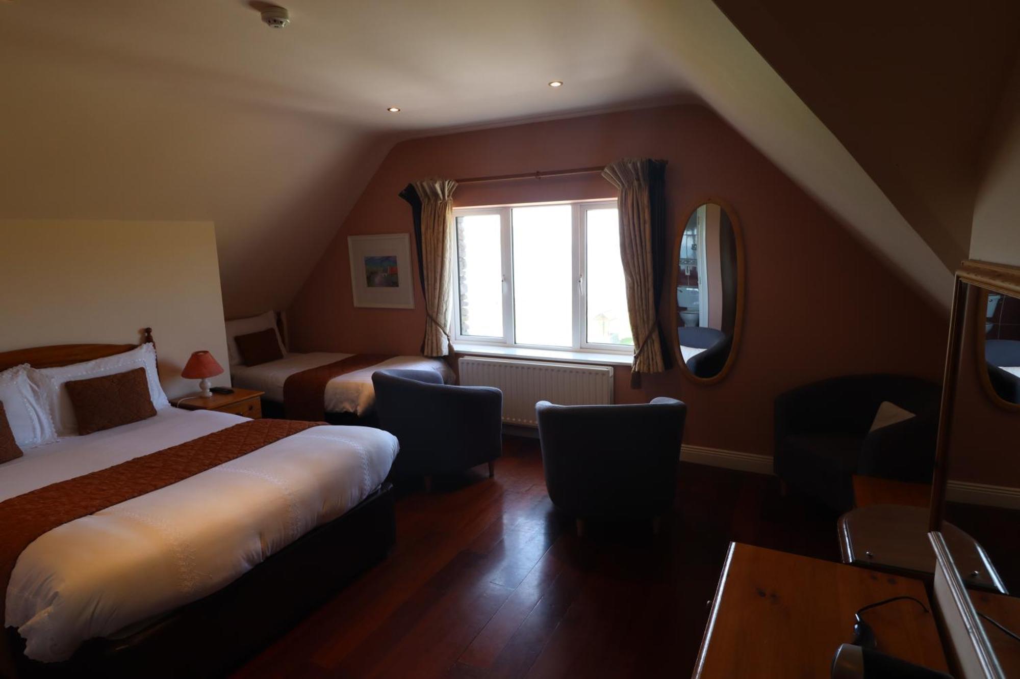 The Old Pier Guest Accommodation, Bed Only, No Breakfast Ballydavid Exterior foto