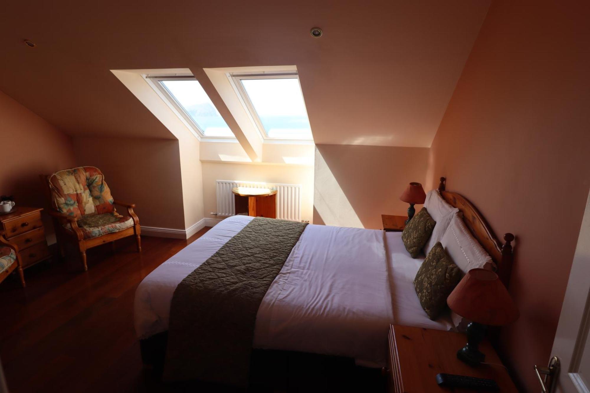 The Old Pier Guest Accommodation, Bed Only, No Breakfast Ballydavid Exterior foto
