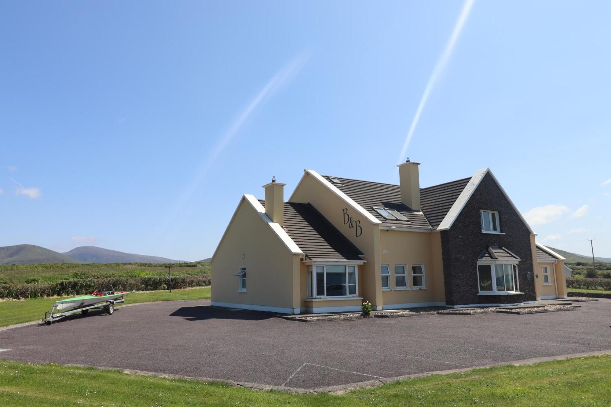 The Old Pier Guest Accommodation, Bed Only, No Breakfast Ballydavid Exterior foto